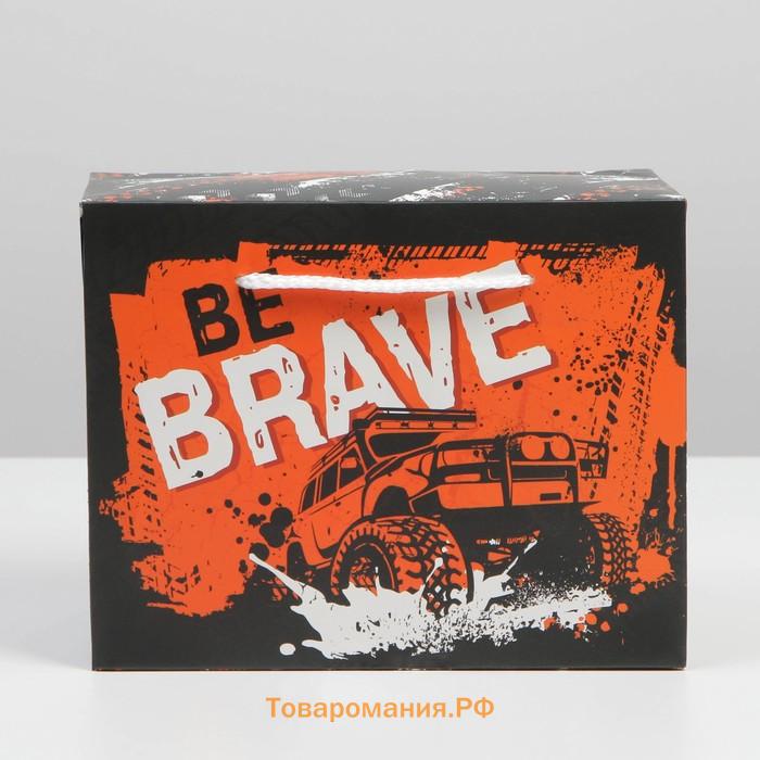 Пакет—коробка, подарочная упаковка, «Be brave», 23 х 18 х 11 см